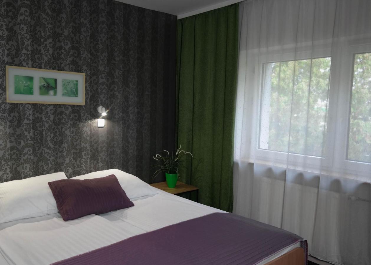 Hotel George Nadarzyn Dış mekan fotoğraf