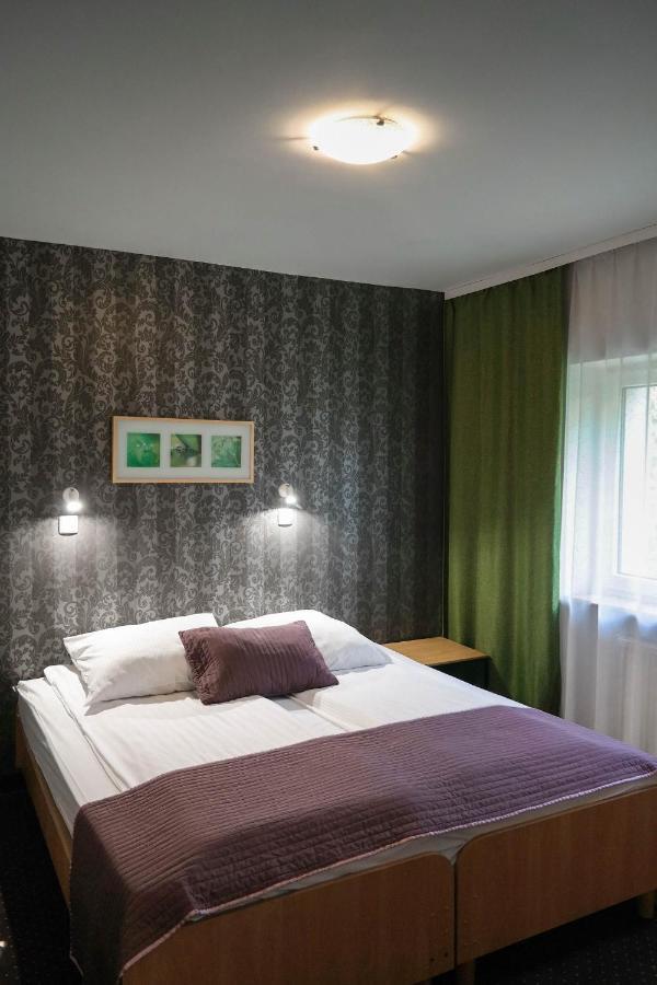 Hotel George Nadarzyn Dış mekan fotoğraf