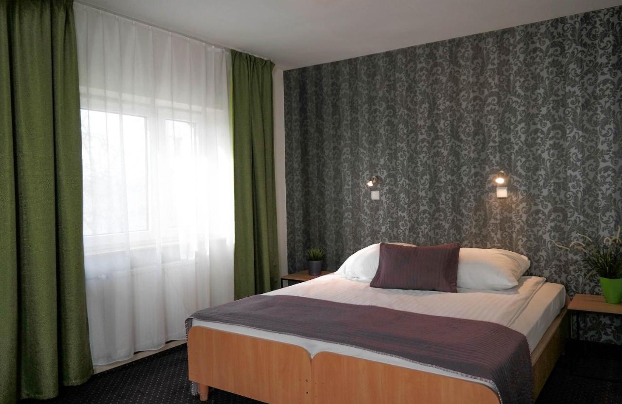 Hotel George Nadarzyn Dış mekan fotoğraf